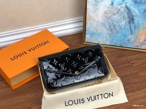 FÉLICIE LOUIS POCHETTE VUITTON 0427